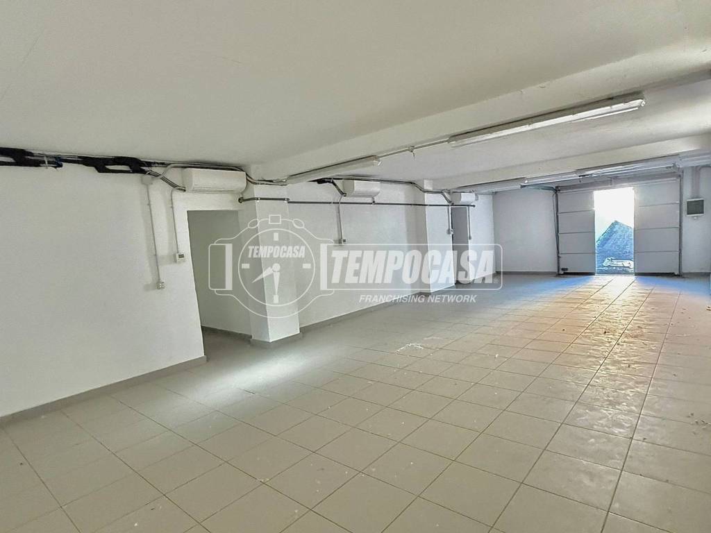 locale commerciale in affitto a Castenaso
