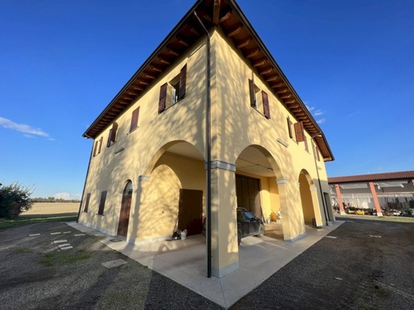 locale di sgombero in affitto a Crevalcore