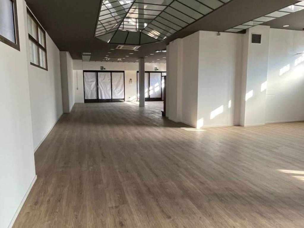 negozio in affitto a Dozza in zona Toscanella