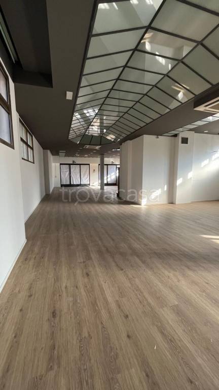 negozio in affitto a Dozza in zona Toscanella