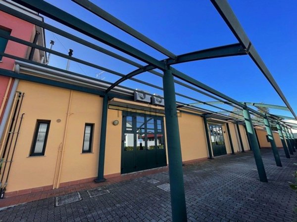 capannone in affitto a Dozza