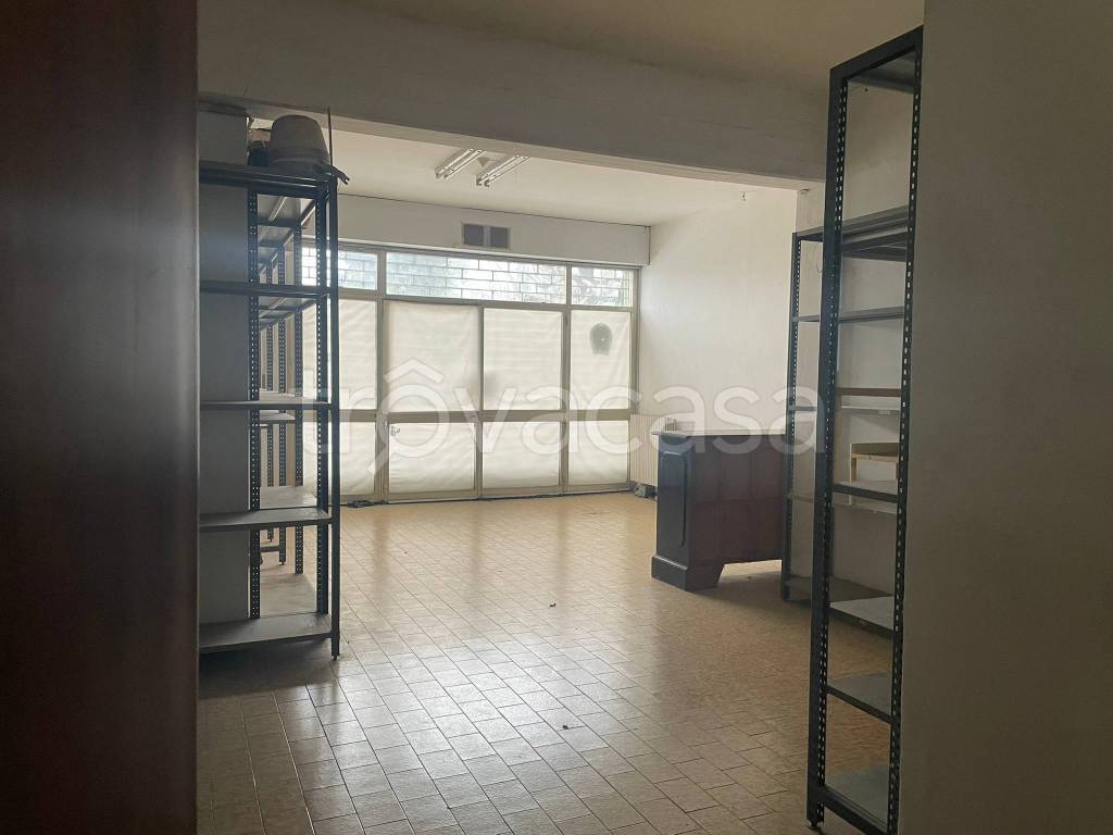 negozio in affitto a Dozza in zona Toscanella