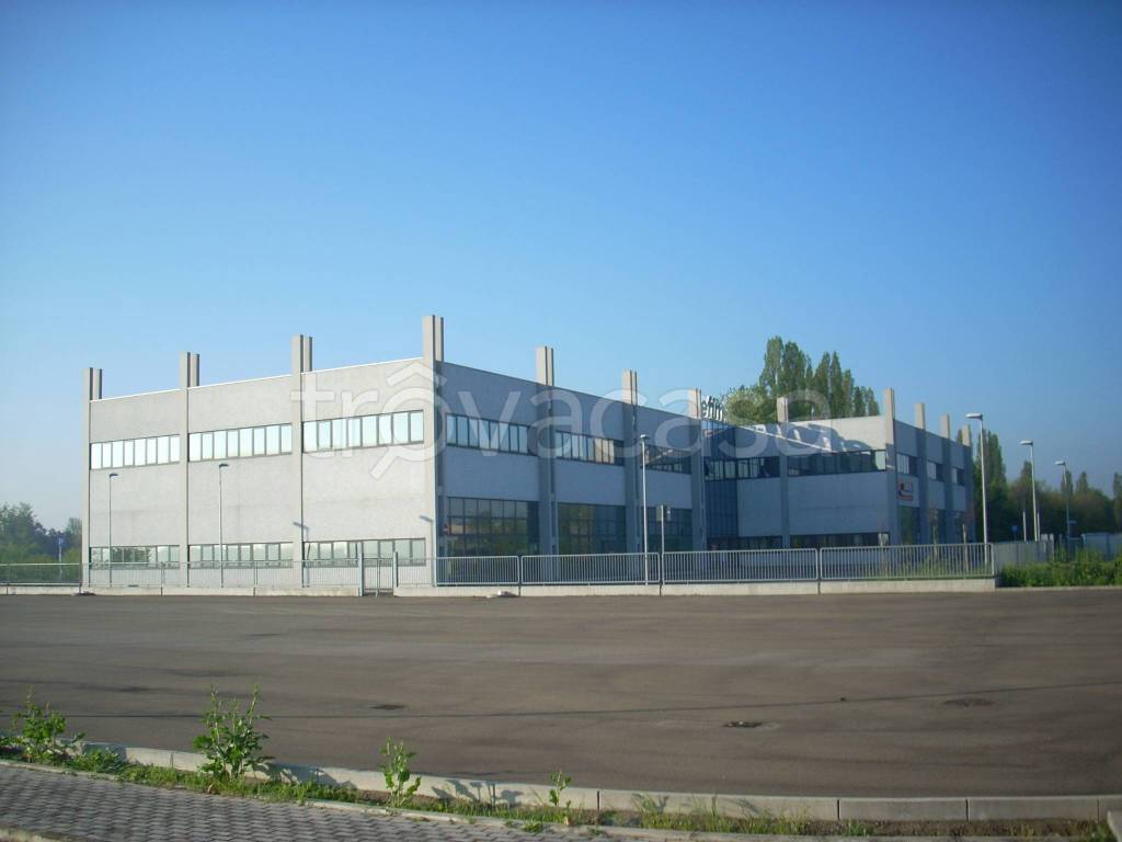 locale commerciale in affitto a Granarolo dell'Emilia in zona Cadriano