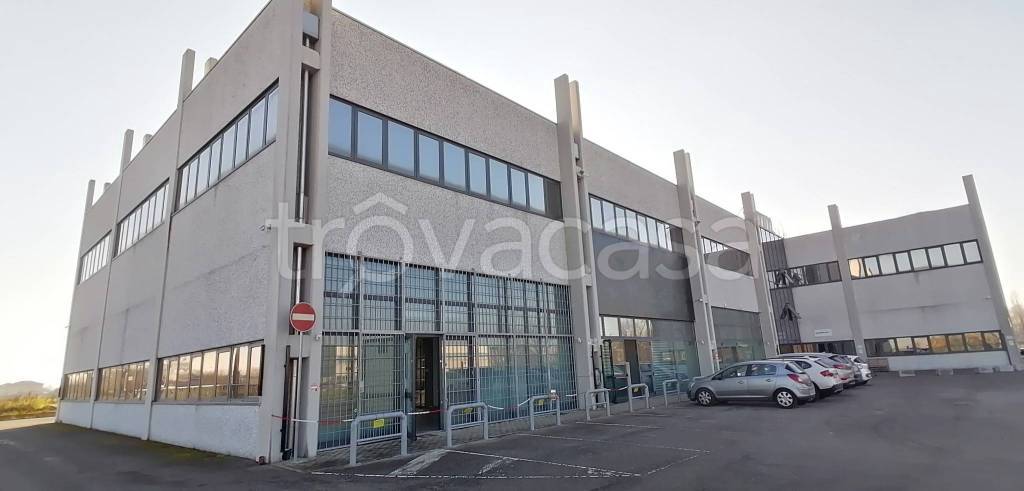 locale commerciale in affitto a Granarolo dell'Emilia in zona Cadriano