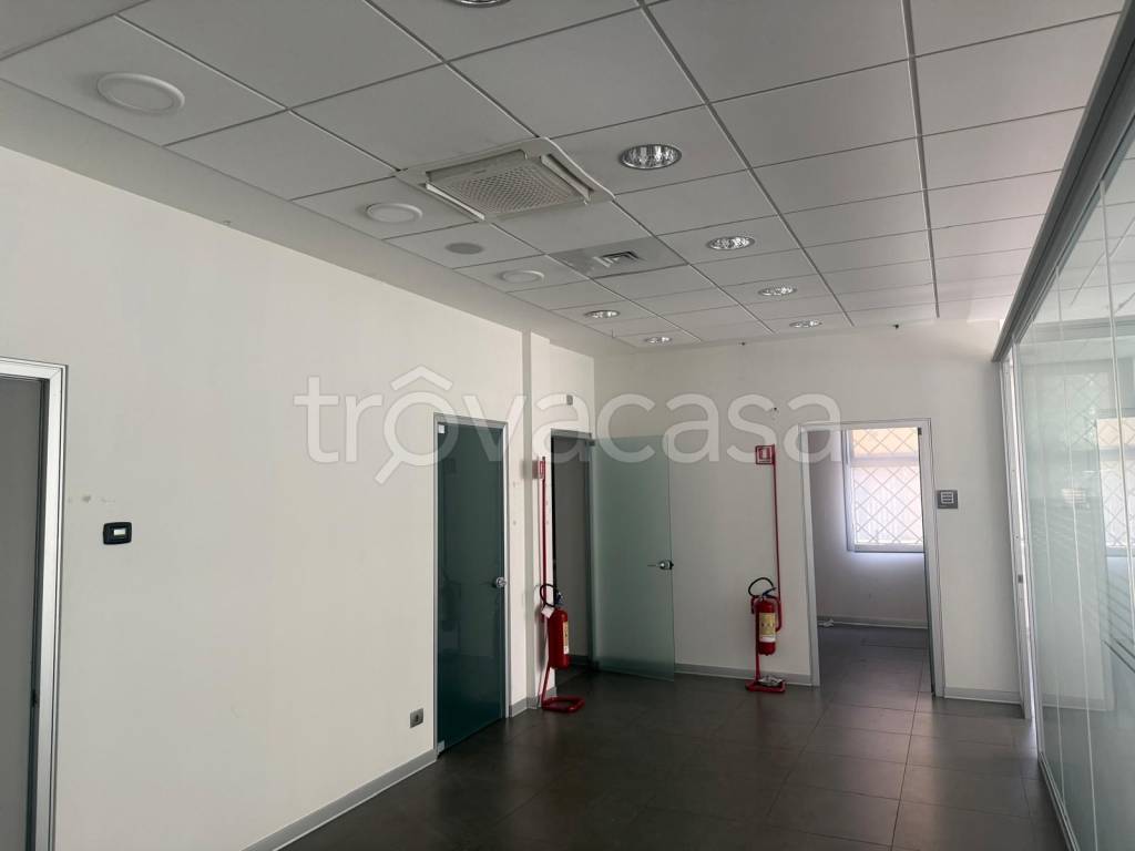 negozio in affitto a Granarolo dell'Emilia in zona Quarto Inferiore