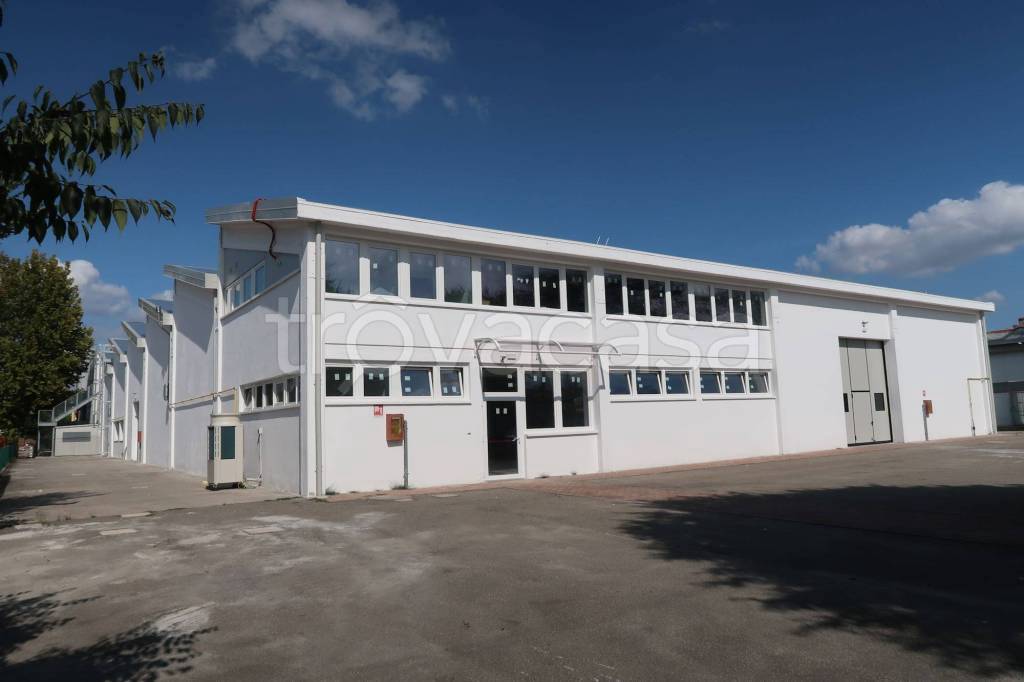locale commerciale in affitto a Granarolo dell'Emilia in zona Cadriano