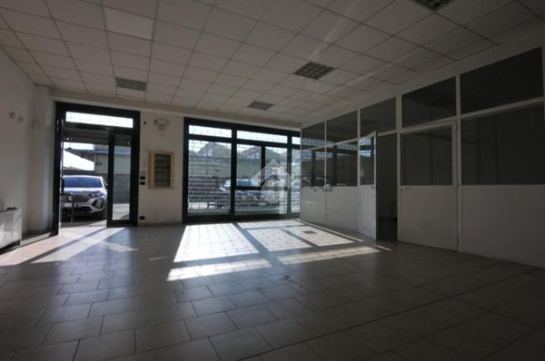 negozio in affitto a Granarolo dell'Emilia in zona Quarto Inferiore