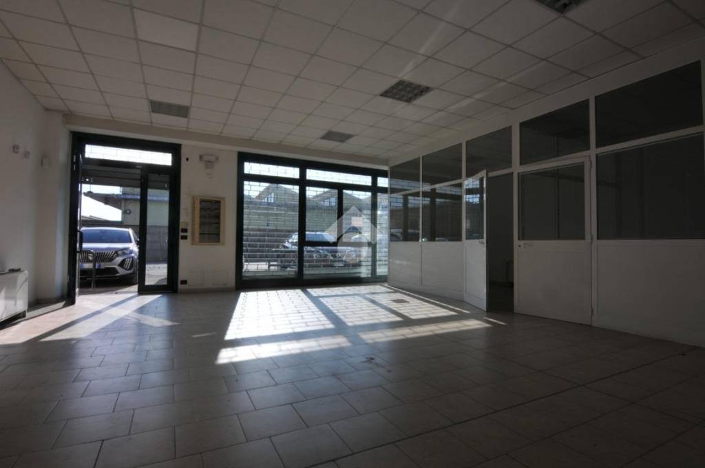 negozio in affitto a Granarolo dell'Emilia in zona Quarto Inferiore
