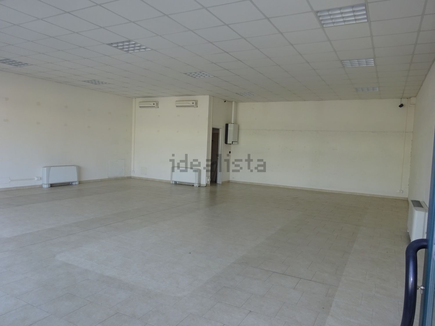 negozio in affitto a Granarolo dell'Emilia in zona Quarto Inferiore