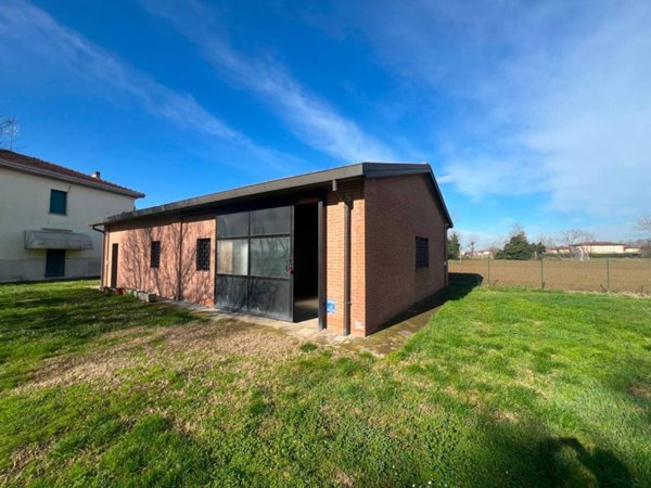 locale commerciale in affitto a Granarolo dell'Emilia in zona Cadriano