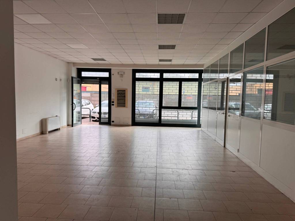 negozio in affitto a Granarolo dell'Emilia in zona Quarto Inferiore