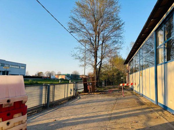 locale commerciale in affitto a Granarolo dell'Emilia in zona Quarto Inferiore