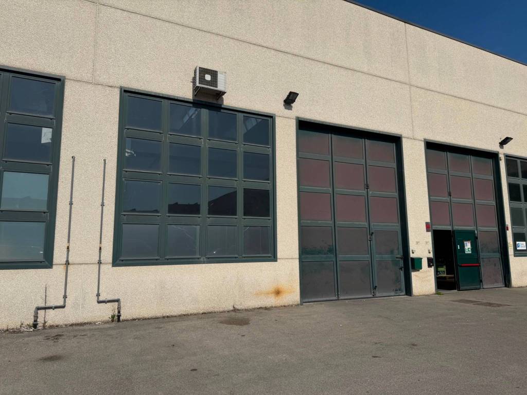 locale commerciale in affitto a Granarolo dell'Emilia in zona Quarto Inferiore