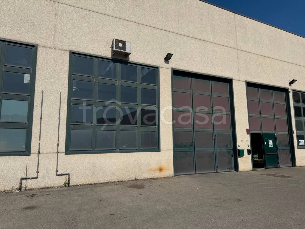 locale commerciale in affitto a Granarolo dell'Emilia in zona Quarto Inferiore