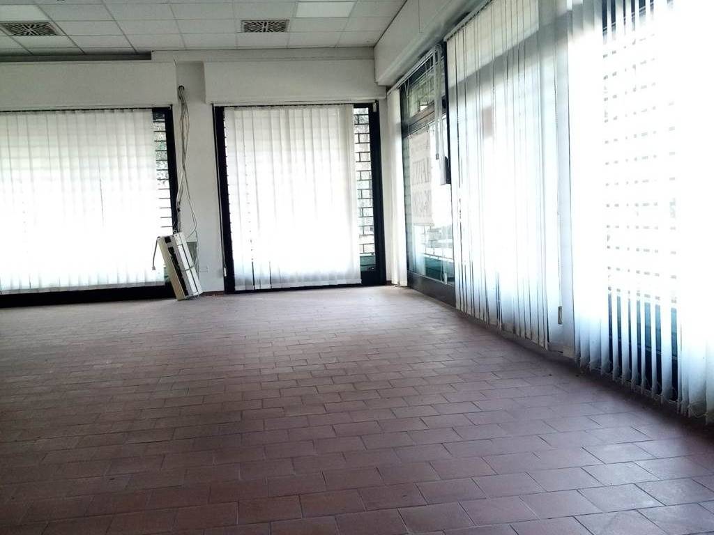 negozio in affitto a Granarolo dell'Emilia in zona Cadriano