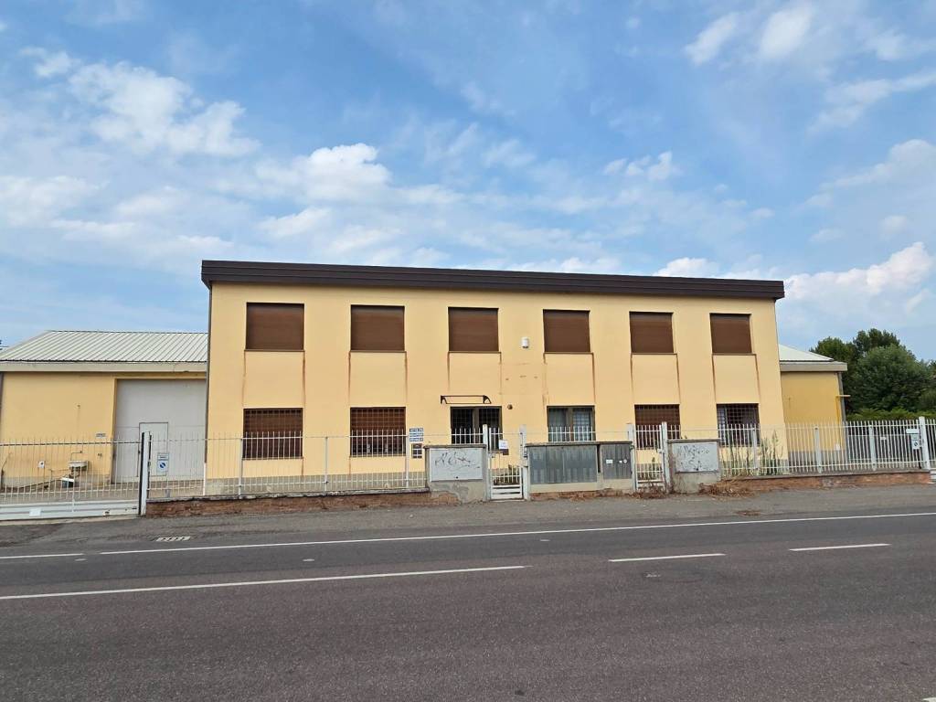 locale commerciale in affitto a Granarolo dell'Emilia in zona Quarto Inferiore
