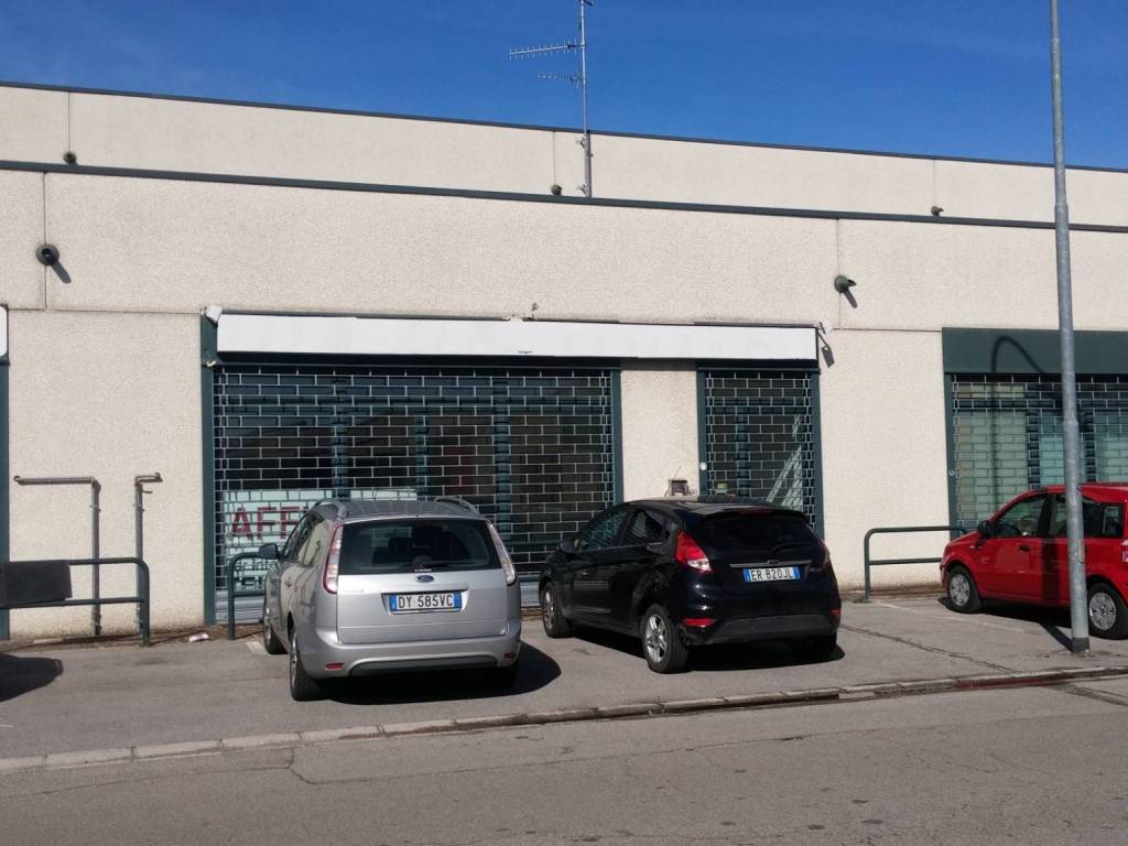 negozio in affitto a Granarolo dell'Emilia in zona Quarto Inferiore