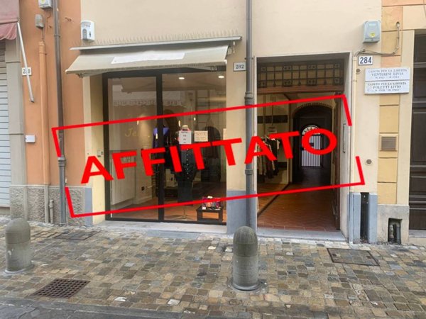 negozio in affitto ad Imola in zona Centro Storico