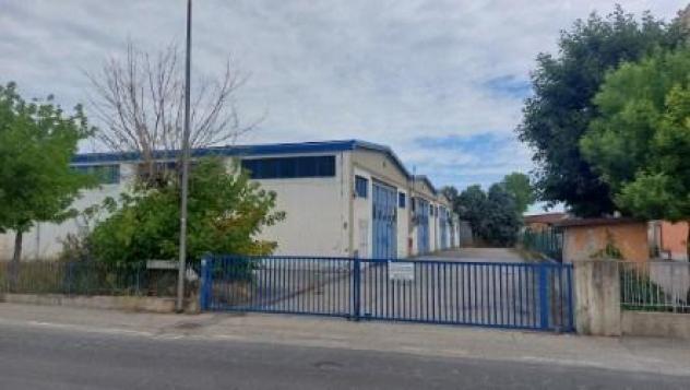 locale commerciale in affitto ad Imola