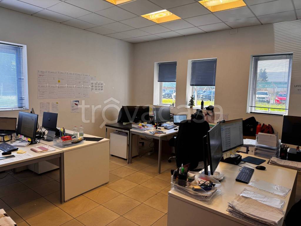 ufficio in affitto ad Imola in zona Area Industriale