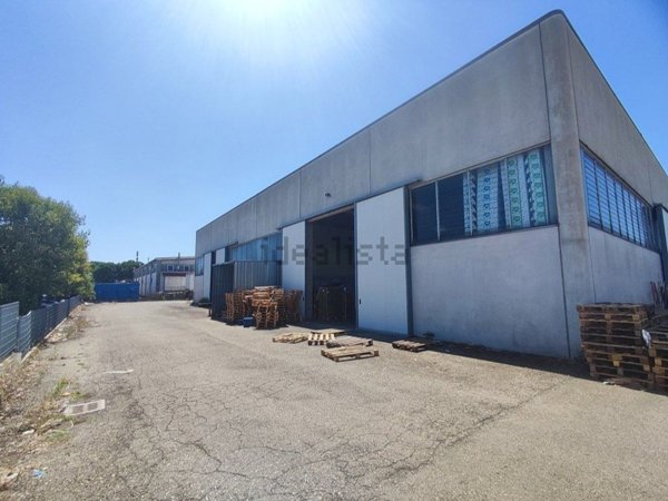 capannone in affitto ad Imola in zona Area Industriale