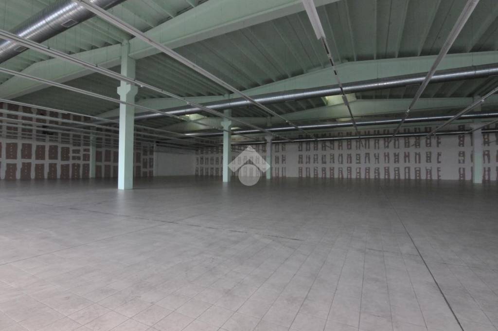 capannone in affitto ad Imola in zona Area Industriale