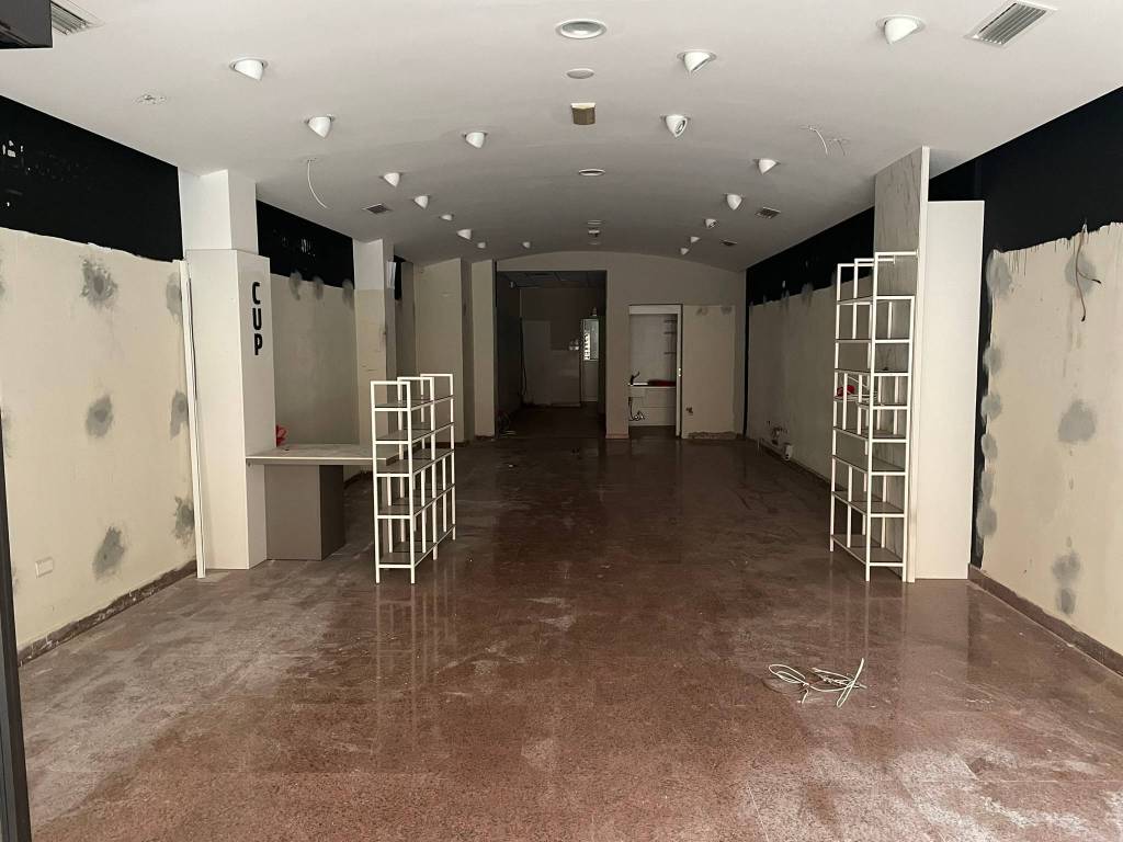 negozio in affitto ad Imola in zona Centro Storico