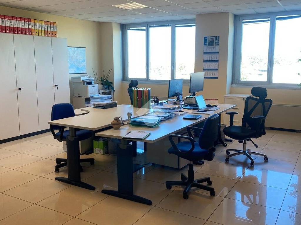 ufficio in affitto ad Imola in zona Area Industriale