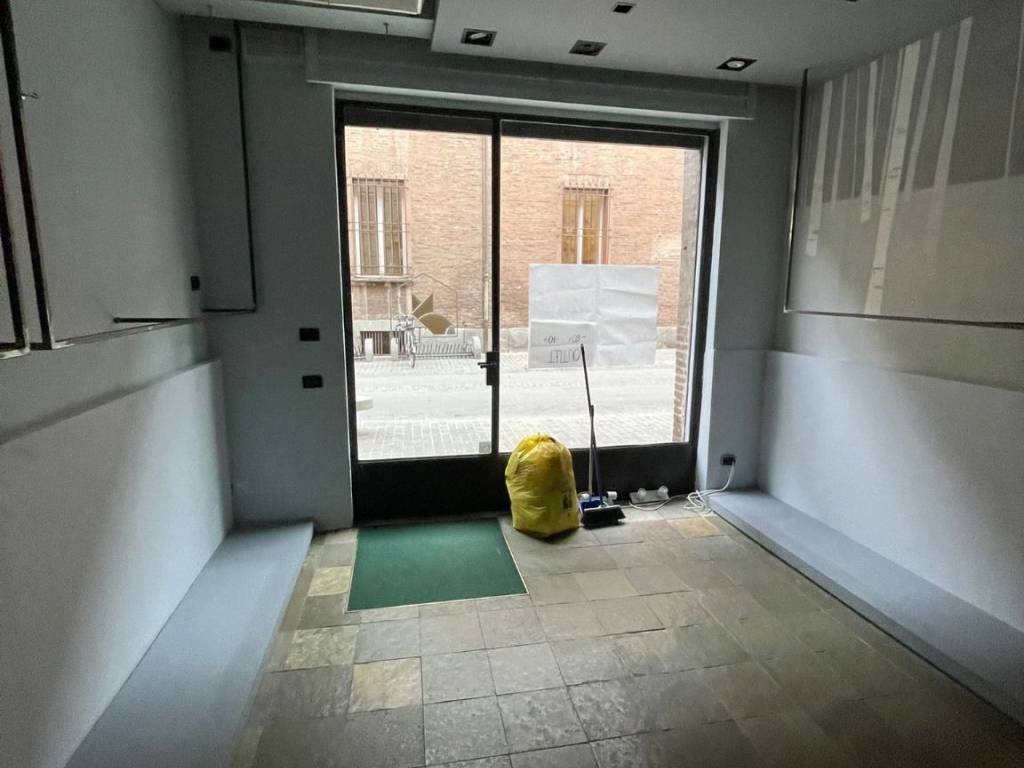 negozio in affitto ad Imola in zona Centro Storico