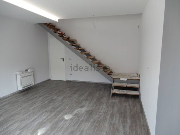 ufficio in affitto ad Imola in zona Area Industriale