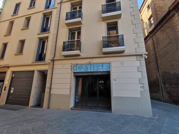 locale commerciale in affitto ad Imola in zona Centro Storico