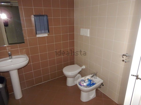 ufficio in affitto ad Imola in zona Area Industriale