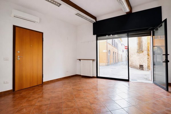 negozio in affitto ad Imola in zona Centro Storico