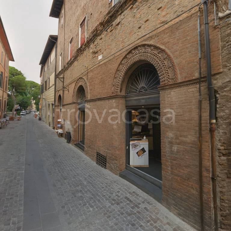 negozio in affitto ad Imola in zona Centro Storico