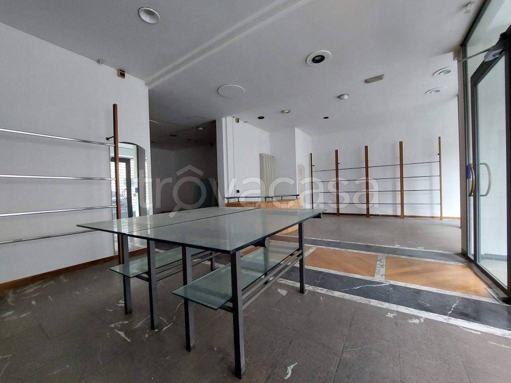 negozio in affitto ad Imola in zona Centro Storico