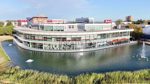 locale commerciale in affitto ad Imola