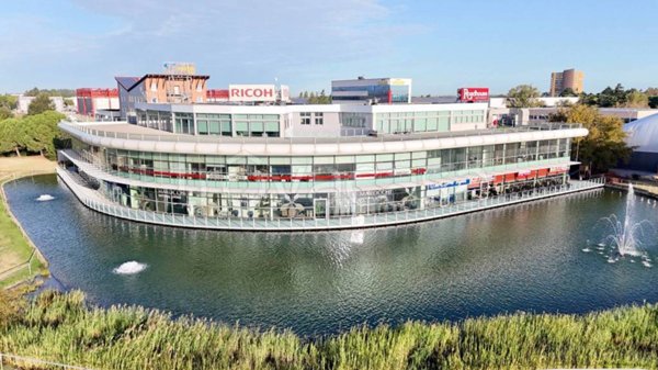 negozio in affitto ad Imola