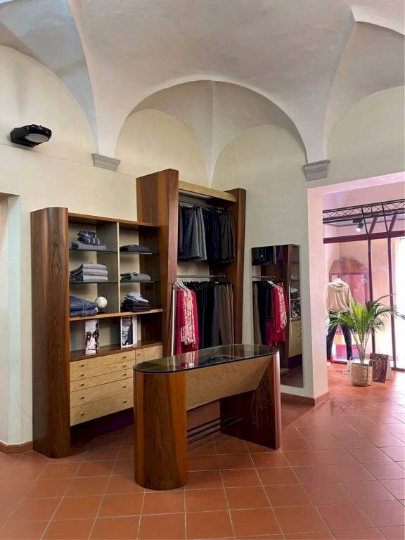 locale commerciale in affitto ad Imola in zona Centro Storico