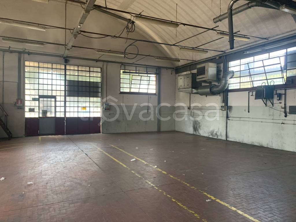 locale commerciale in affitto ad Imola in zona Area Industriale