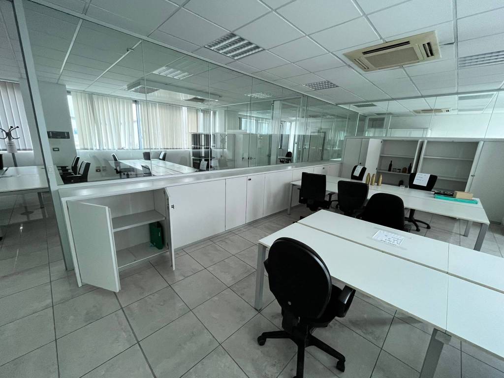 ufficio in affitto ad Imola in zona Area Industriale