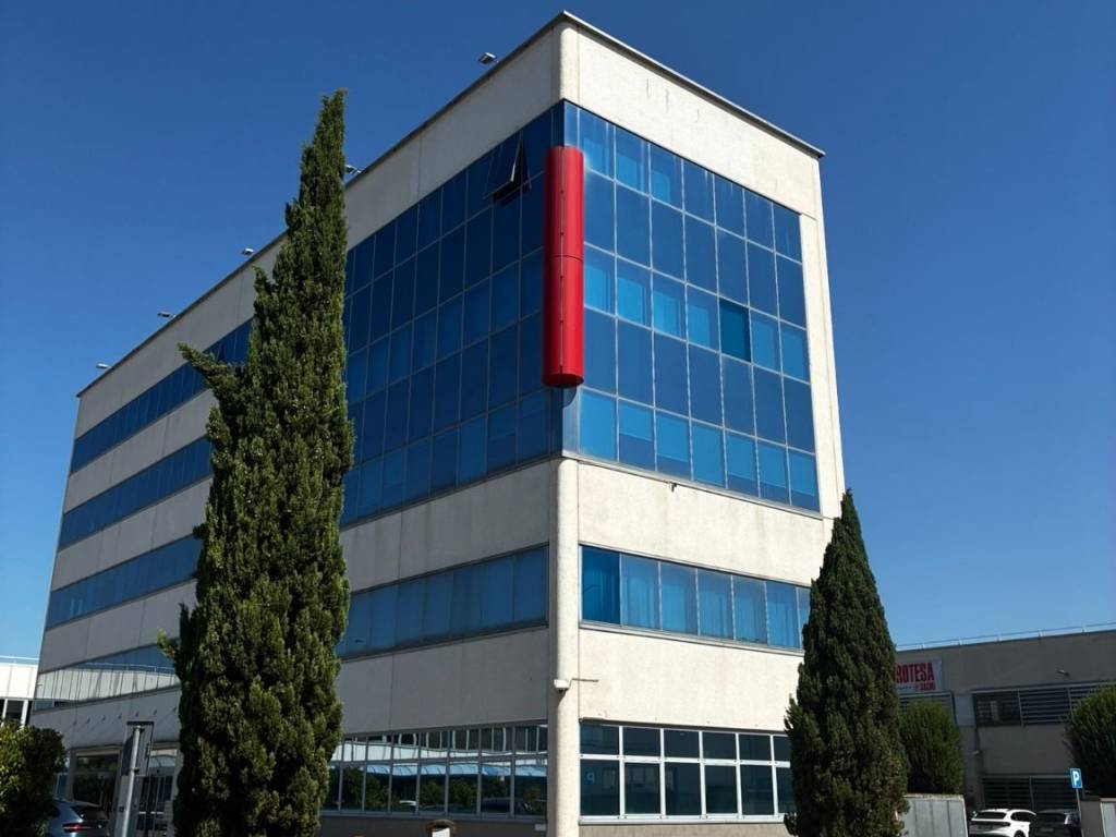 ufficio in affitto ad Imola in zona Area Industriale