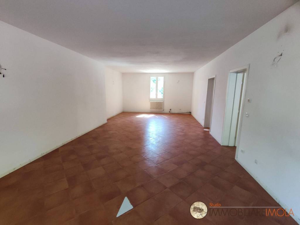 negozio in affitto ad Imola in zona Centro Storico