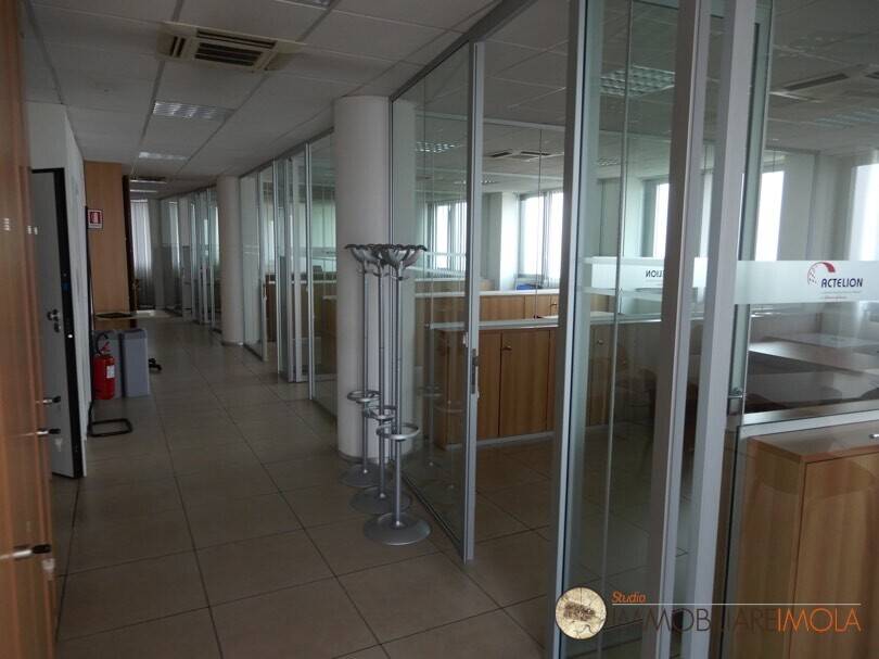 ufficio in affitto ad Imola in zona Area Industriale