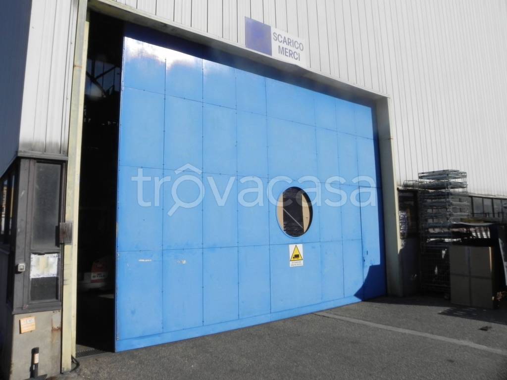 locale commerciale in affitto ad Imola