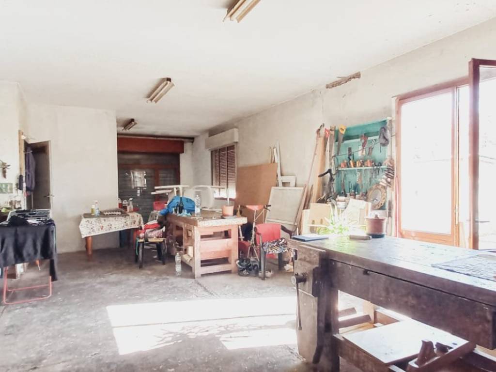 locale di sgombero in affitto a Medicina