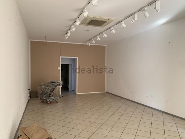 locale commerciale in affitto a Molinella