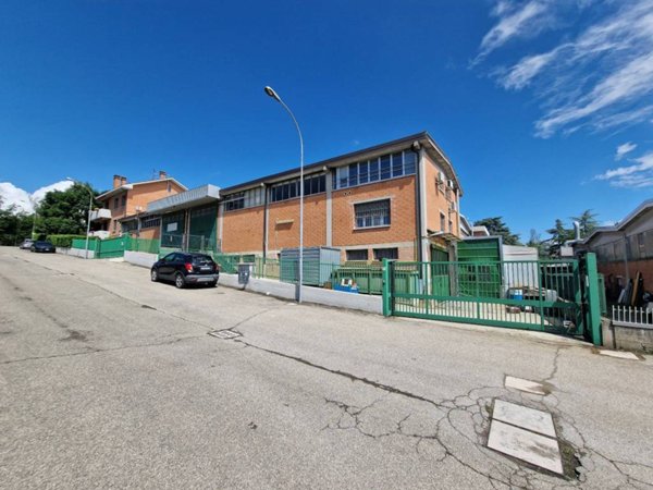 locale commerciale in affitto a Monte San Pietro