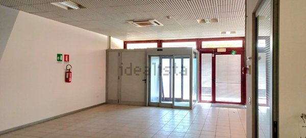 negozio in affitto ad Ozzano dell'Emilia