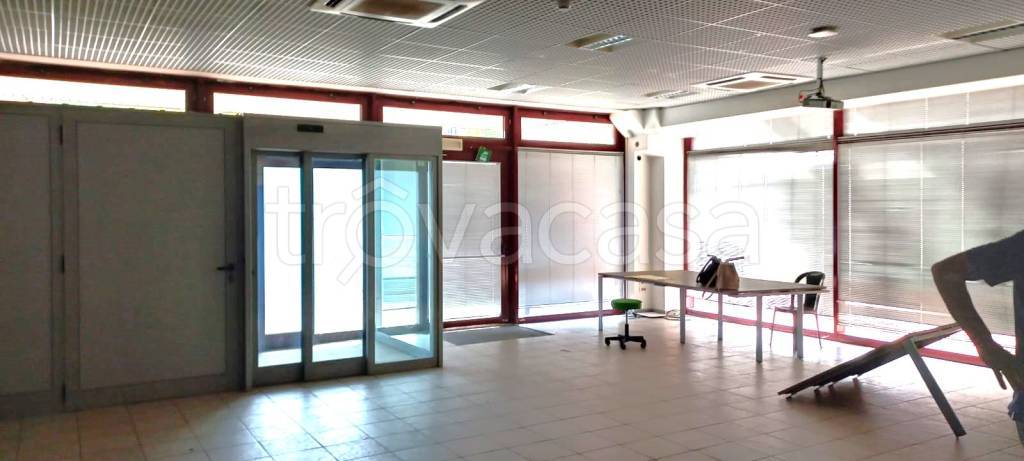 negozio in affitto ad Ozzano dell'Emilia