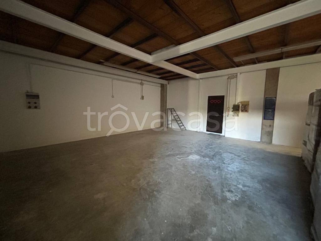 locale commerciale in affitto ad Ozzano dell'Emilia